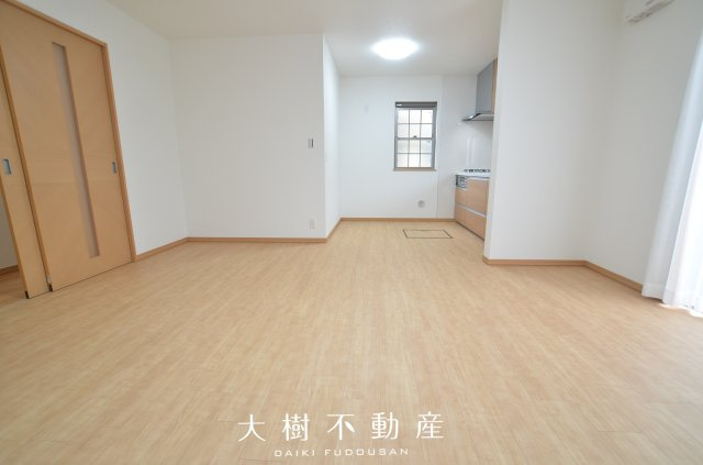 【居間・リビング】 | 座間市ひばりが丘1丁目　中古戸建て【仲介手数料無料】