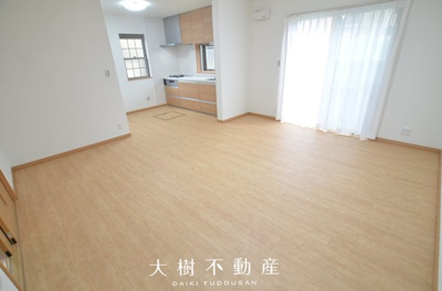 【居間・リビング】 | 座間市ひばりが丘1丁目　中古戸建て【仲介手数料無料】