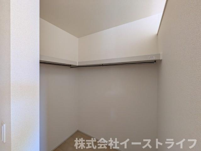 【新築戸建】　いわき市自由ヶ丘3期　長期優良住宅　全1棟の収納|ウォークインクローゼットが完備されているので、洋服以外の小物類なども収納でき大変便利です。