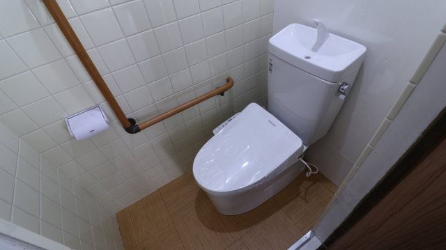 塩屋台２丁目戸建のトイレ