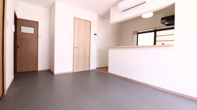 塩屋台２丁目戸建の居間・リビング