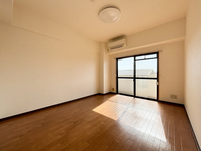 フルリール松浦の洋室