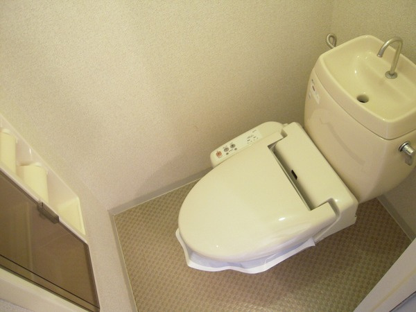 高砂市曽根町のアパートのトイレ