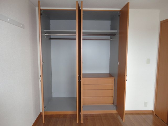 愛瑠の収納|クローゼット