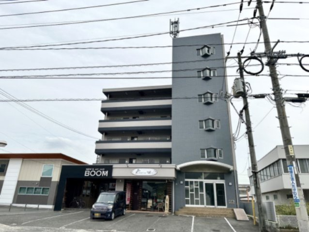 レジデンス三吉の外観