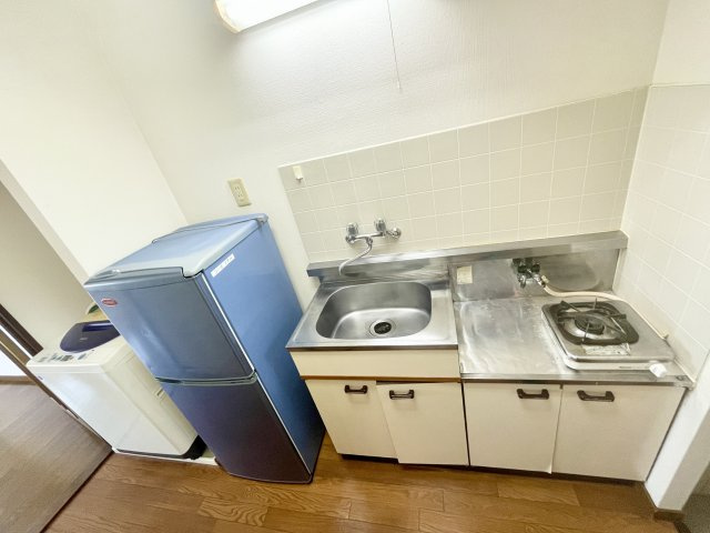 コーポフタバのキッチン|※反転した間取りの別部屋の写真です。現況優先