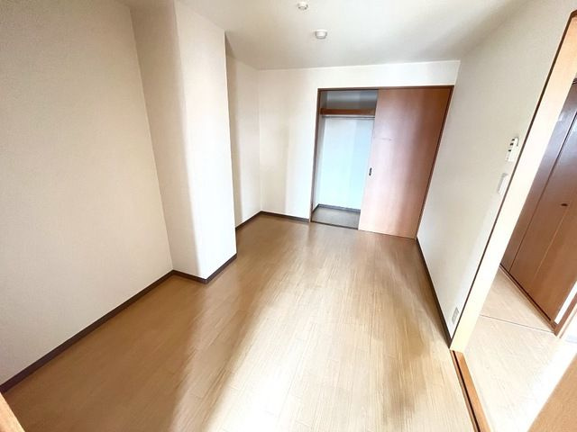 カームネストの洋室
