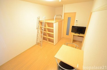レオパレス若葉の寝室