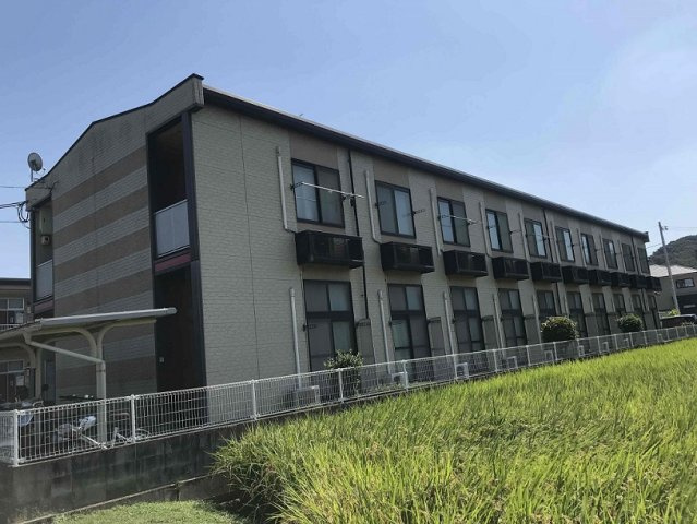 レオパレスル　ポルトＢの外観