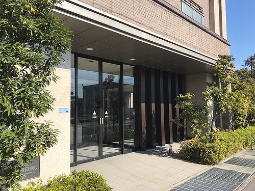 サーパス春日通りのエントランス|エントランスポーチ　※2019年3月撮影