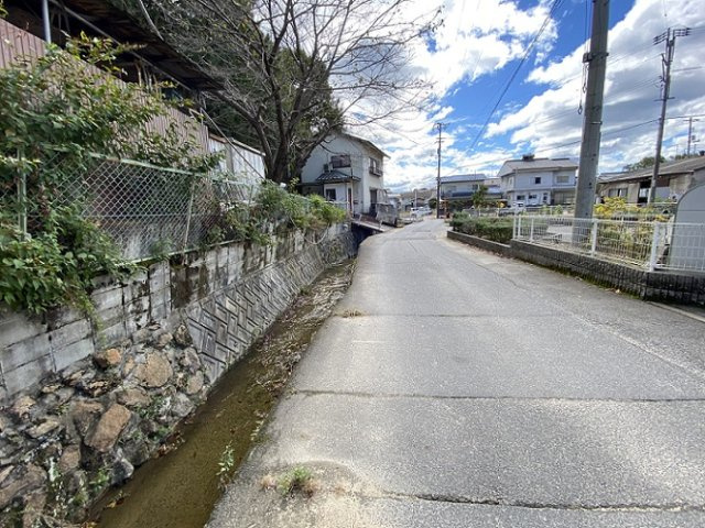 レオパレスフクチの周辺|物件前道路