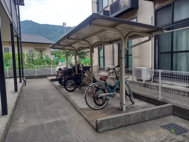 レオパレスフクチのその他|駐輪場