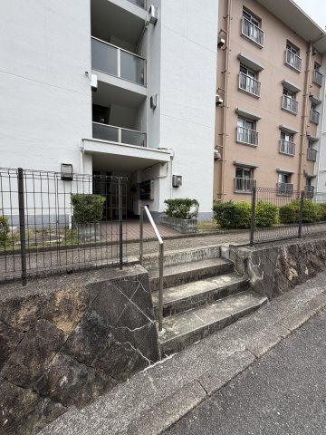 北須磨団地C3号棟の駐車場