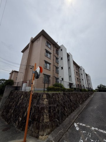 北須磨団地C3号棟の外観