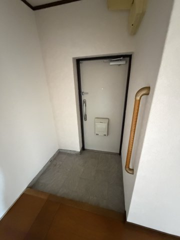 北須磨団地C3号棟の玄関