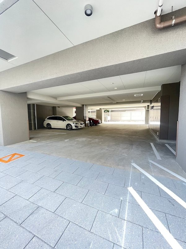 シンセラティ薬院の駐車場