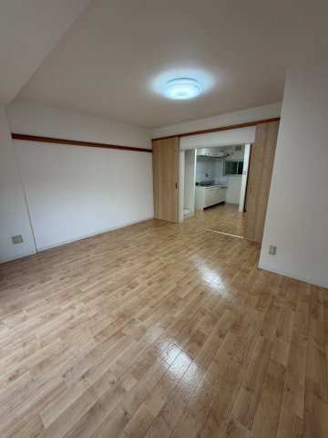岡本梅林住宅５号棟の洋室