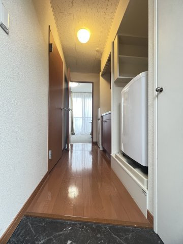 レオパレスル コントワールⅥの玄関