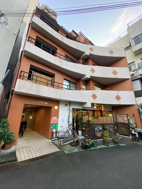 スクエア下山手の外観