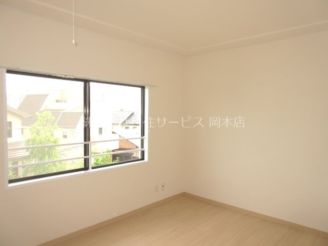 ハイライフ本山の寝室|約6帖の洋室です。