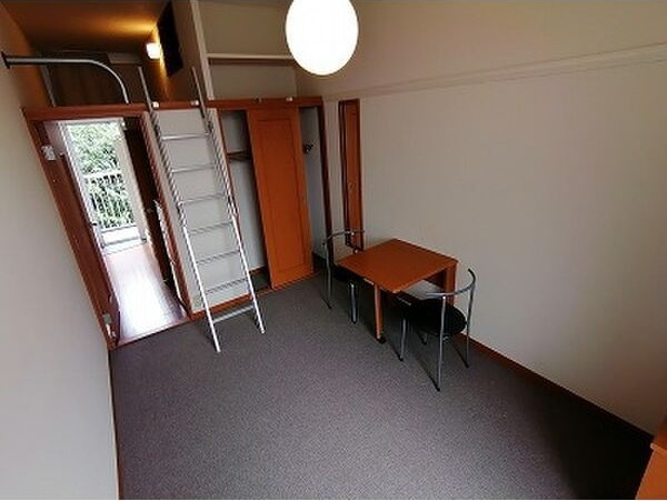 レオパレスジュノス芦屋の寝室