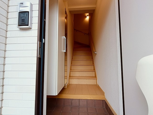 ホワイトメゾンⅠの玄関