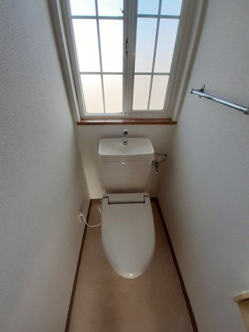 清潔感のあるトイレです