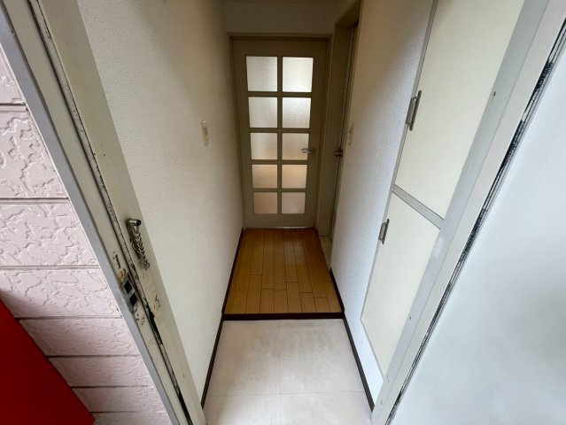 毎日通る玄関はこちらです