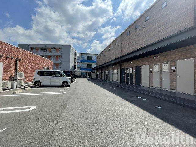 ラ・テラス和泉府中の駐車場