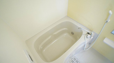 コンパクトで使いやすいお風呂です
