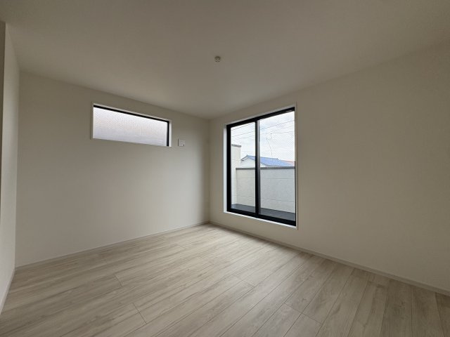 カースペース2台／LDK約25帖／瀬谷区瀬谷2丁目の洋室