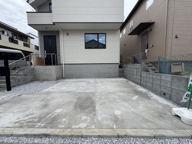カースペース2台／LDK約25帖／瀬谷区瀬谷2丁目の駐車場