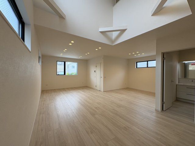 カースペース2台／LDK約25帖／瀬谷区瀬谷2丁目の居間・リビング