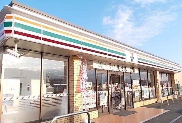 セブンイレブン牛島店まで750m