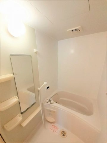 日々の疲れを癒すお風呂付です