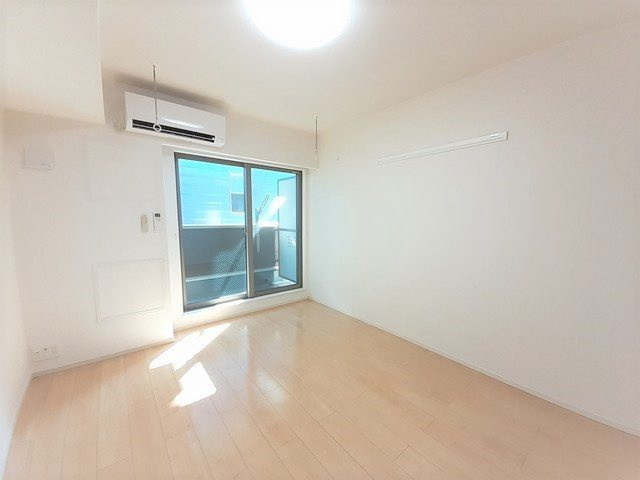 内装は落ち着いています