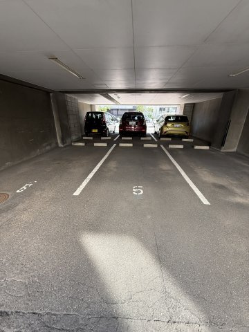 琴似シティハウスの駐車場