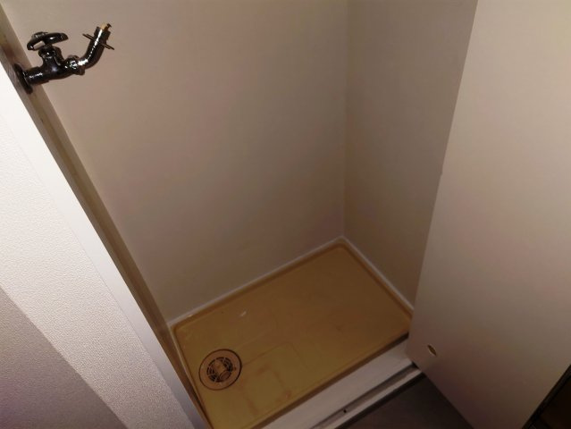 洗濯機が置けます