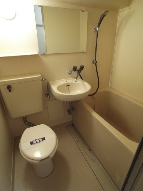 コンパクトで使いやすいお風呂です