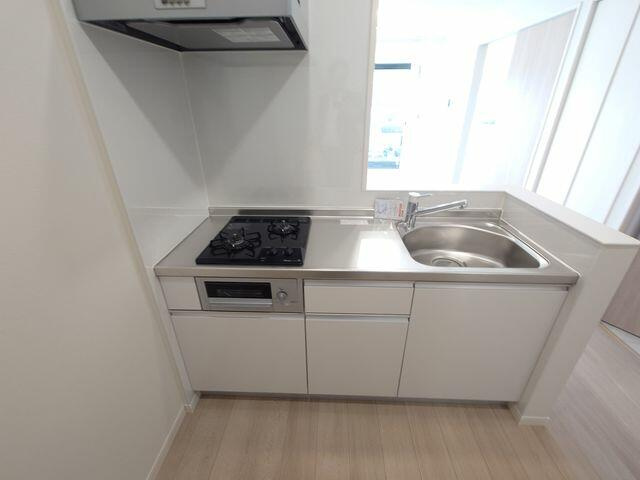 町田市金井５丁目のアパートのキッチン