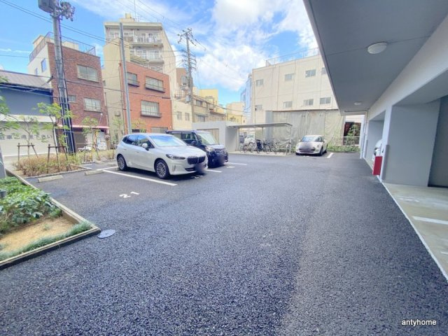 レジディア玉造　仲介手数料無料の駐車場