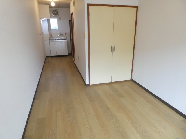 収納も多く使いやすくなっております。
