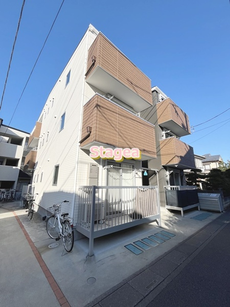 エスベースニッシンの外観