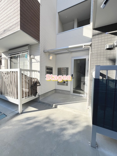 エスベースニッシンのエントランス