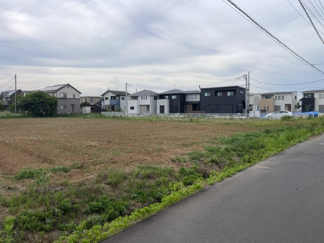 土浦市真鍋２丁目　建築条件付きの前面道路含む現地写真