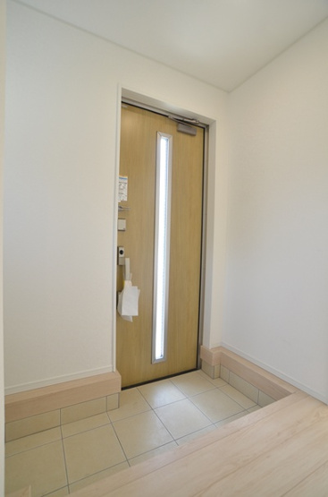 【玄関】 | 座間市相模が丘3丁目　新築戸建て　全3棟【仲介手数料無料】