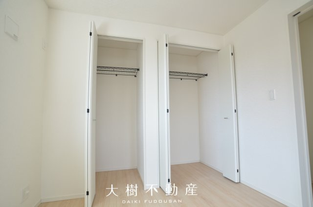 【洋室】 | 座間市相模が丘3丁目　新築戸建て　全3棟【仲介手数料無料】 | 2階　洋室1（9.0帖）クローゼット