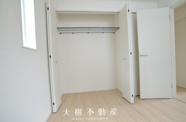 【洋室】 | 座間市相模が丘3丁目　新築戸建て　全3棟【仲介手数料無料】 | 2階　洋室3（4.8帖）クローゼット