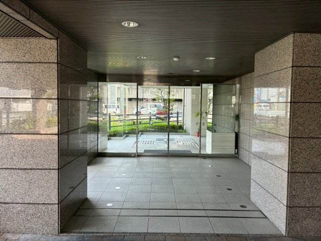 「ペット飼育可能」高知市北本町4丁目アルファステイツ北本町3　中古マンションのエントランス