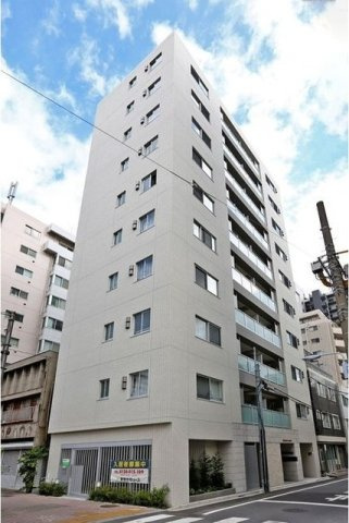 ＬＵＣＵＬＩＡ　ＣＯＵＲＴ